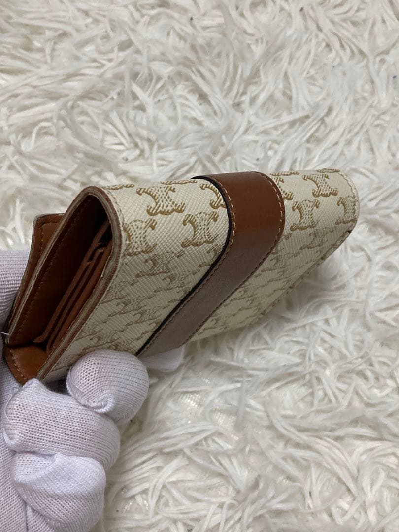 た*ぽ様 CELINE（セリーヌ）スモール トリフォールドウォレット