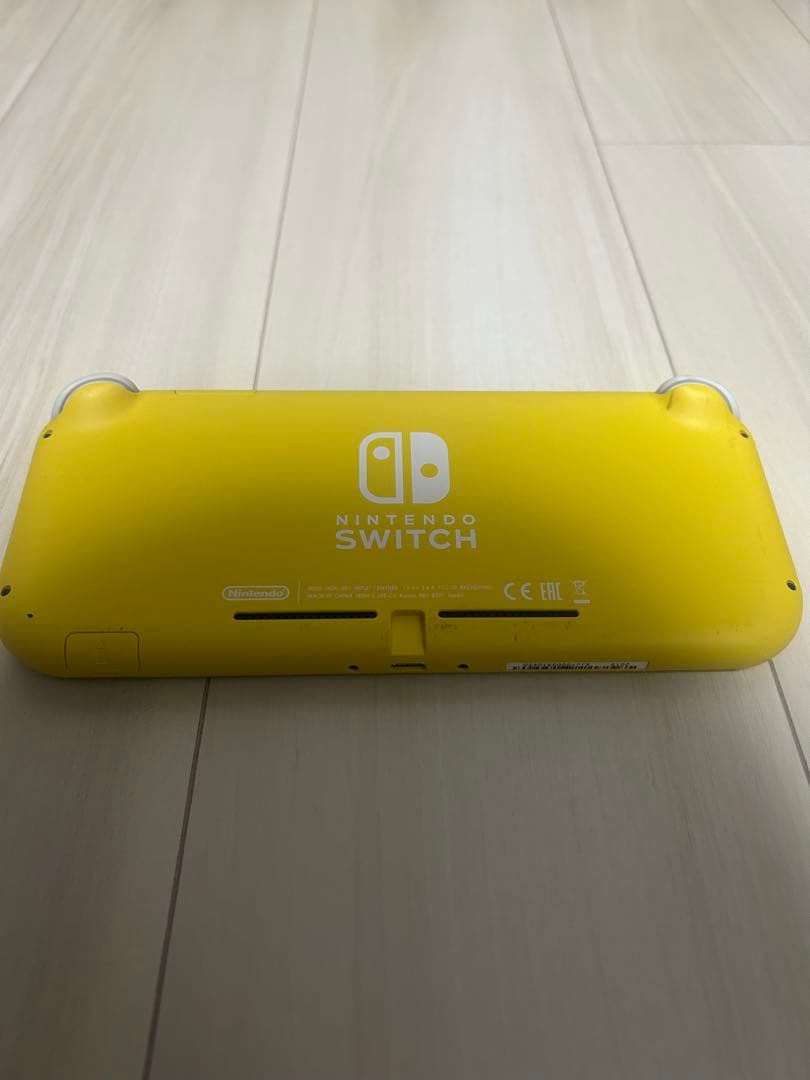 Nintendo Switch Liteイエロー 本体SDカード(32GB)つき