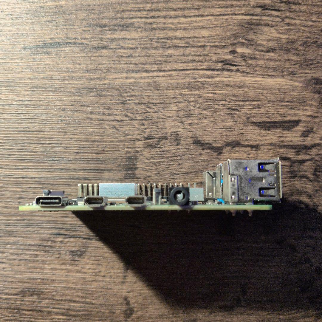 Raspberry Pi 4　動作確認していません。