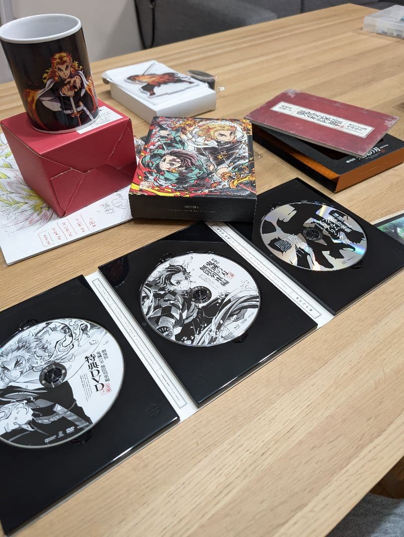 鬼滅の刃 無限列車編 Blu-ray 完全生産限定版　受注生産マグカップセット