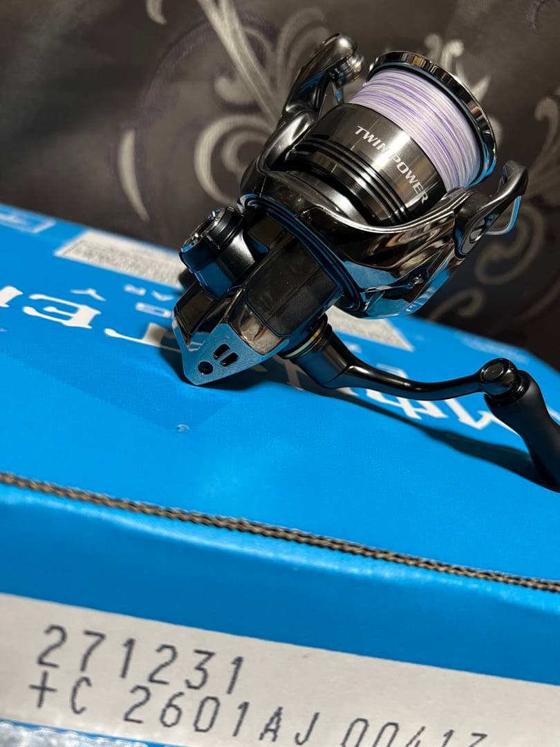SHIMANO 24TWIN POWER C2000S スピニングリール