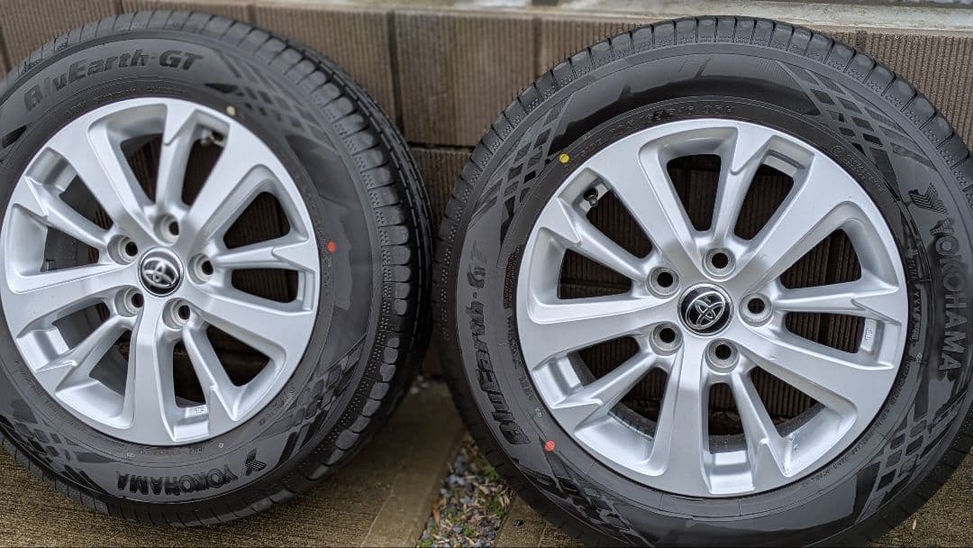 TOYOTAヤリスクロス新車外し 純正サマータイヤ&ホイールの4本セット。