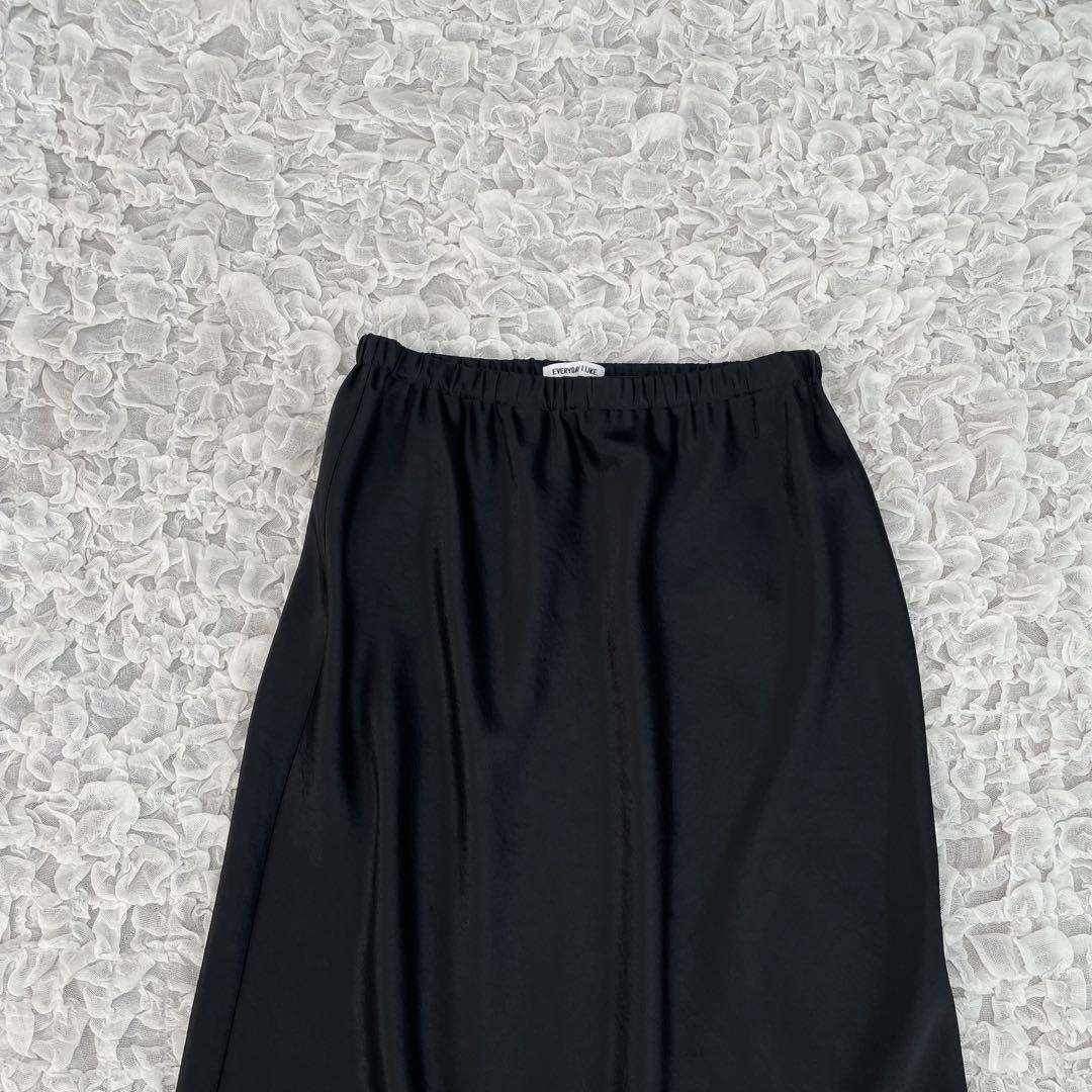 ドゥーズィエムクラス　Minimal Satin スカート 2024年　美品