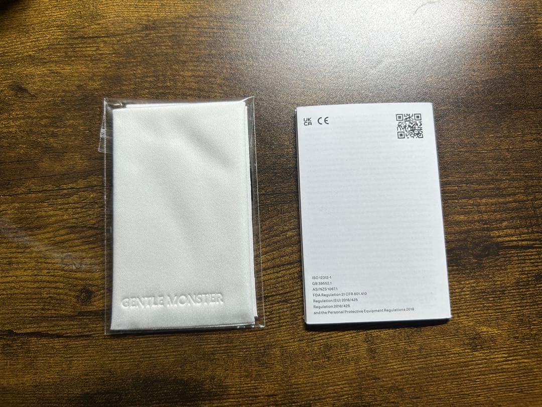 gentle monster mondo サングラス　付属品1