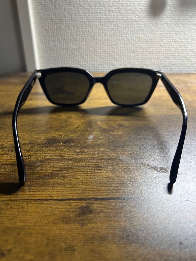 gentle monster mondo サングラス　付属品1