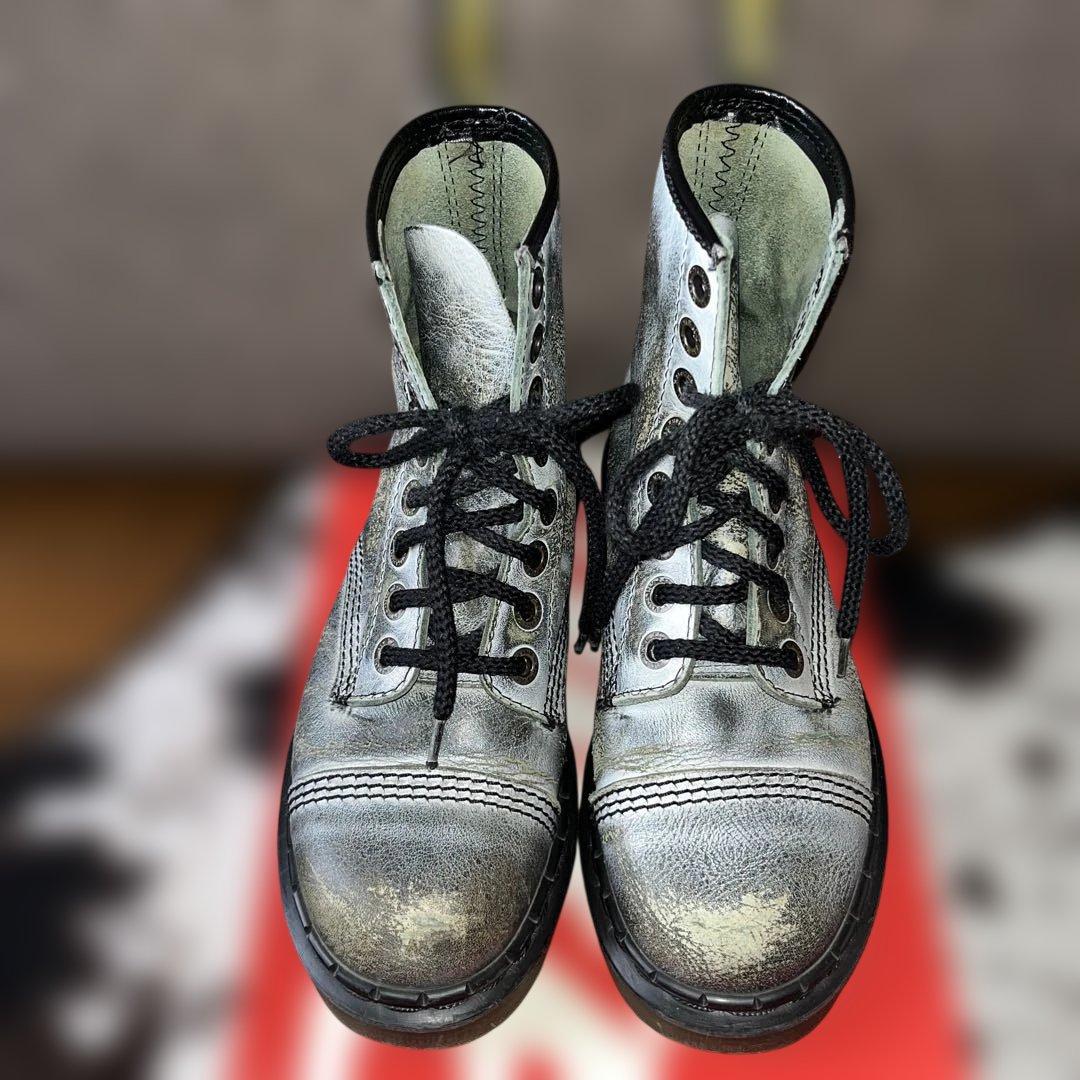 Dr. Martens 8ホール　UK4