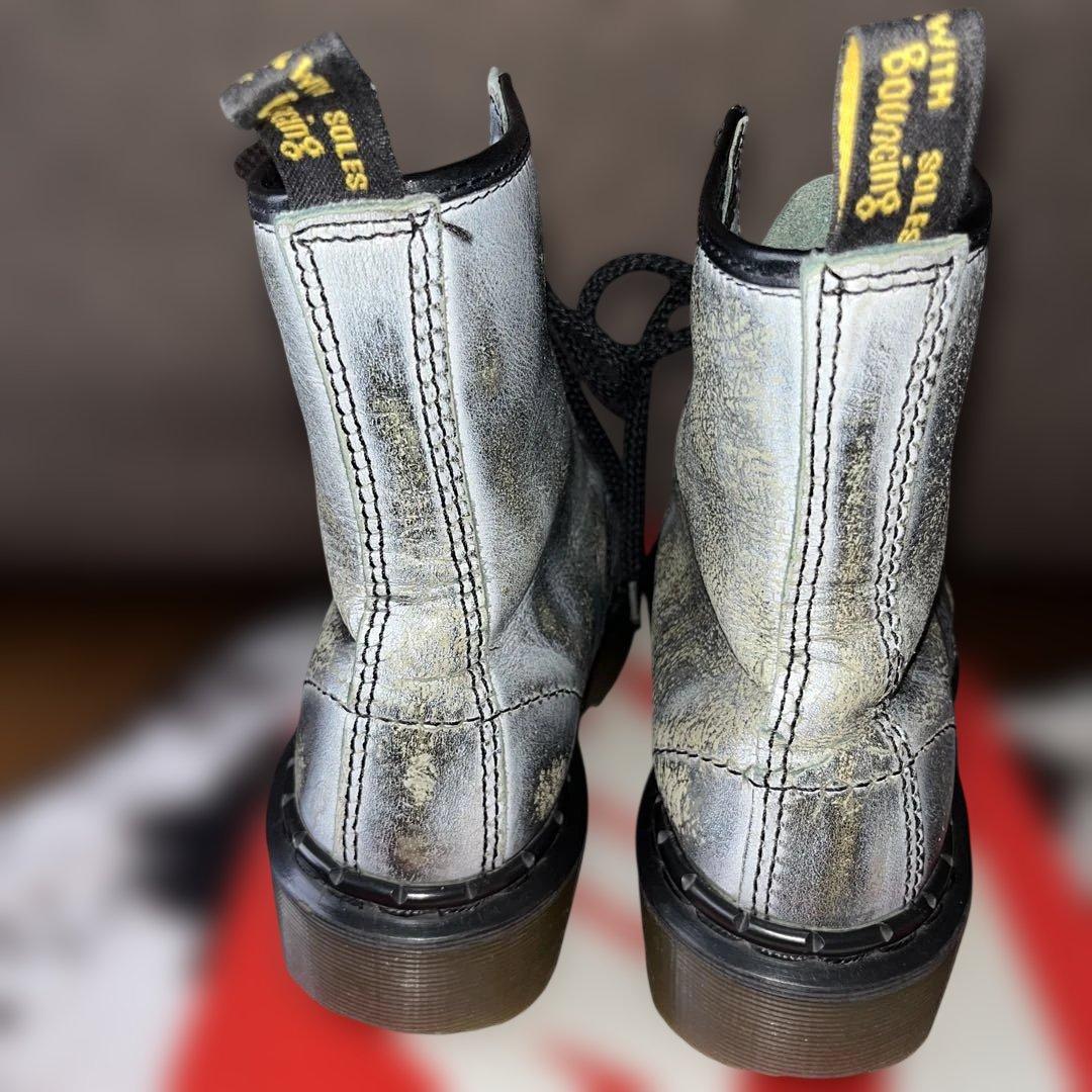 Dr. Martens 8ホール　UK4