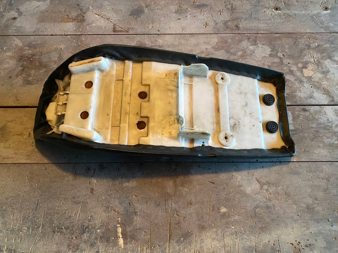 [中古品］YAMAHA tw200/225 シート