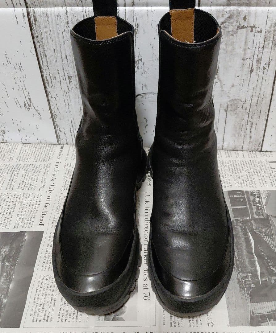LE TALON GRISEレザーVIBRAMバックリブショートブーツ