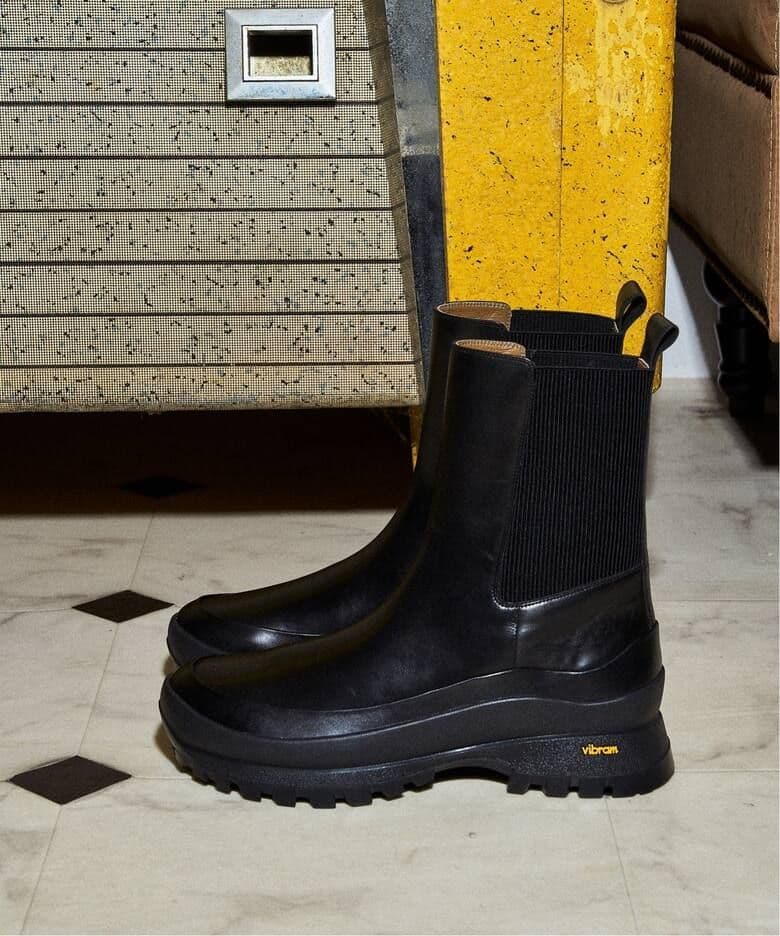 LE TALON GRISEレザーVIBRAMバックリブショートブーツ