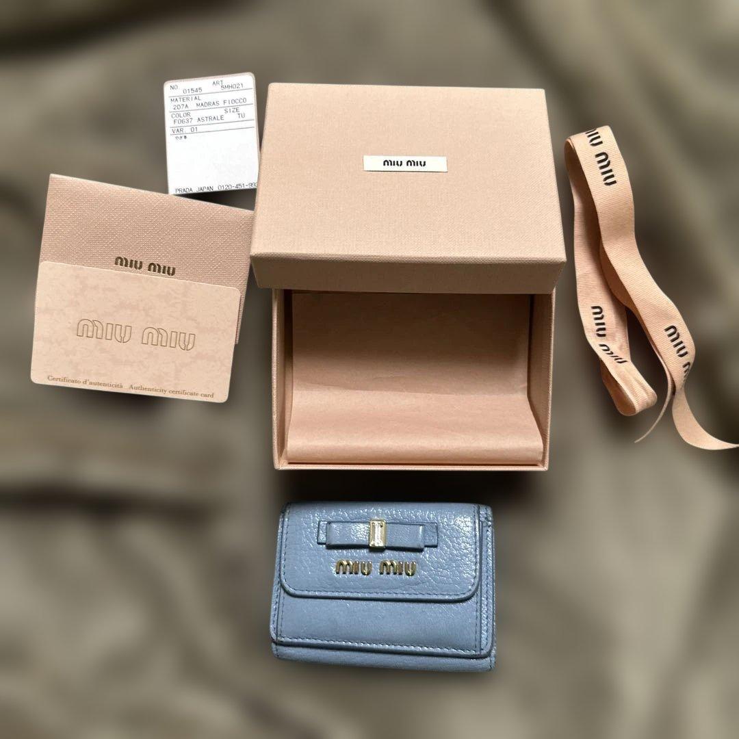 ミュウミュウ MIUMIU 折り財布 ミニ 水色 リボン