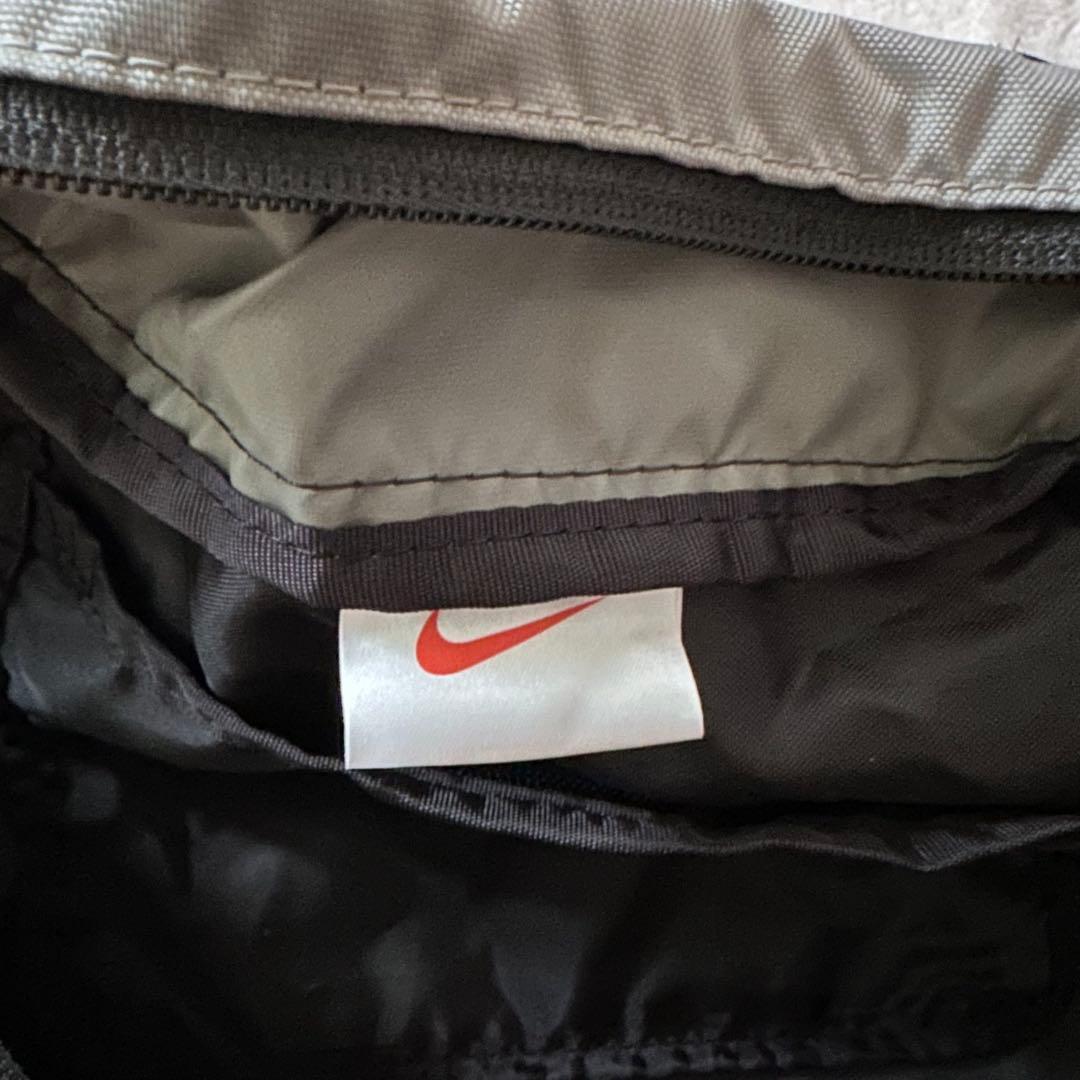 ナイキ　ボストンバッグ　ショルダーバッグ　NIKE y2k 旅行　クロスター社