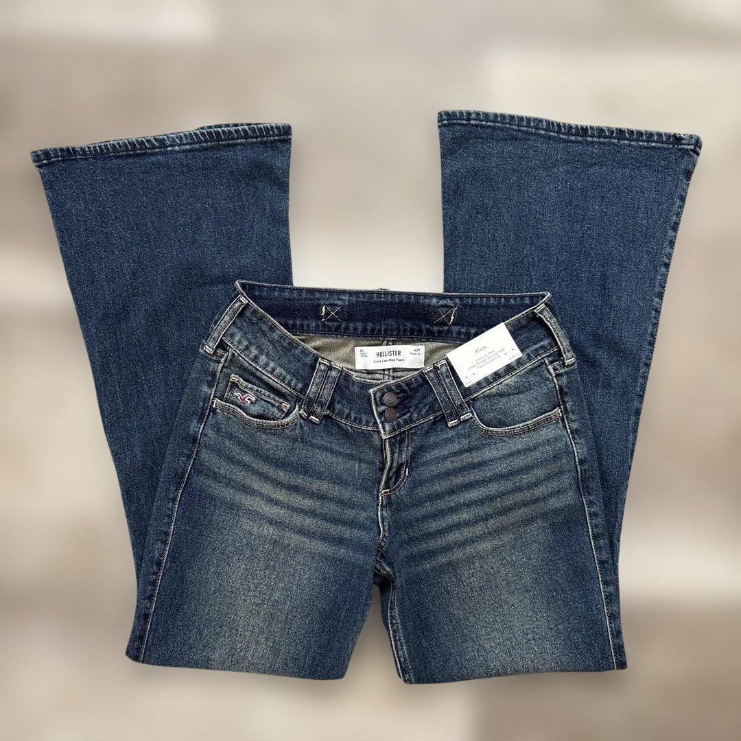 Hollister ウルトラローライズ フレア ブーツカット デニム