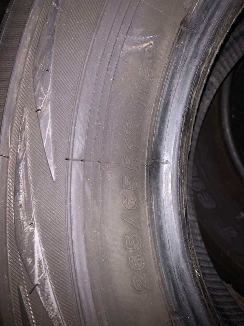 gun125 ハイラックス　純正タイヤ　265/65r17
