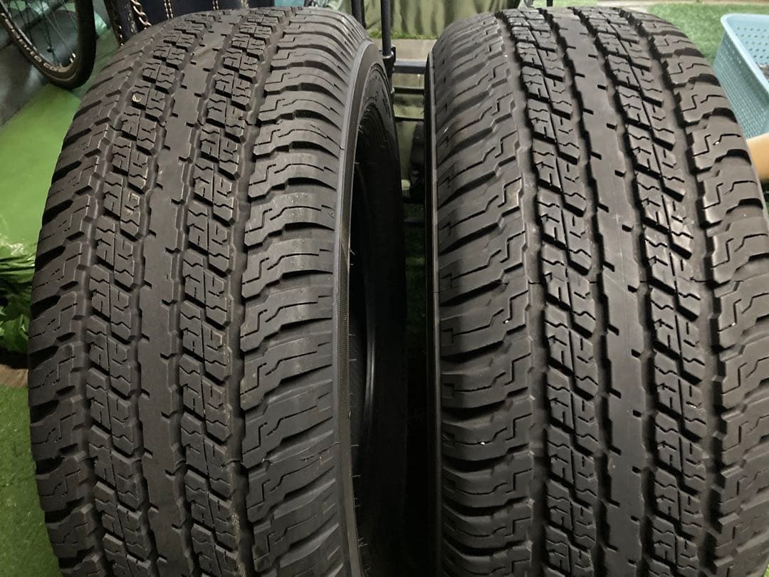 gun125 ハイラックス　純正タイヤ　265/65r17