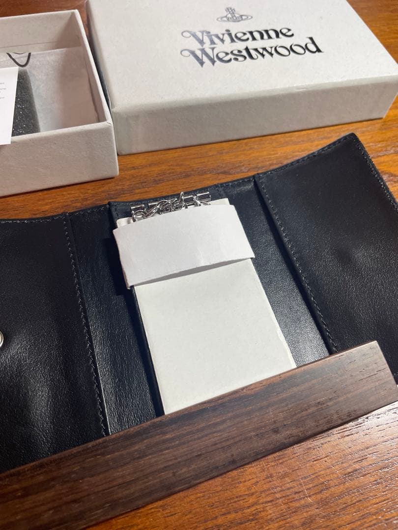 専用　　　Vivienne Westwood 折り財布 ブラック　4連　未使用品