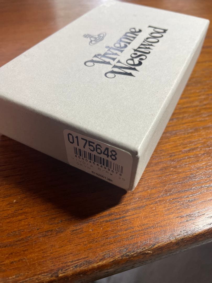 専用　　　Vivienne Westwood 折り財布 ブラック　4連　未使用品