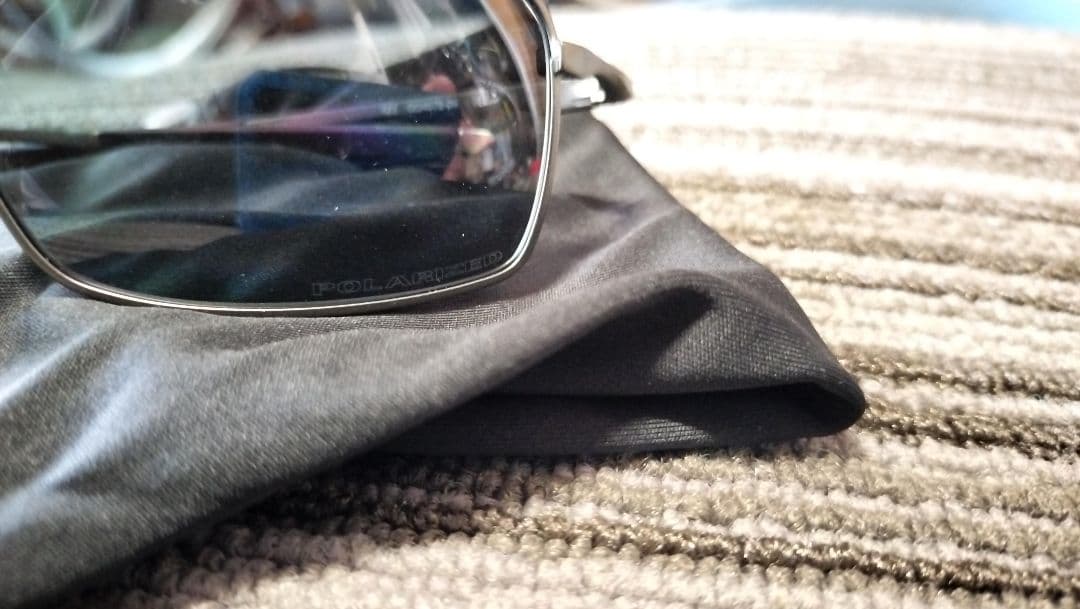 Oakleyオークリー　偏光サングラス　Square Wireスクエアワイヤー