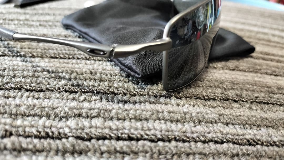 Oakleyオークリー　偏光サングラス　Square Wireスクエアワイヤー
