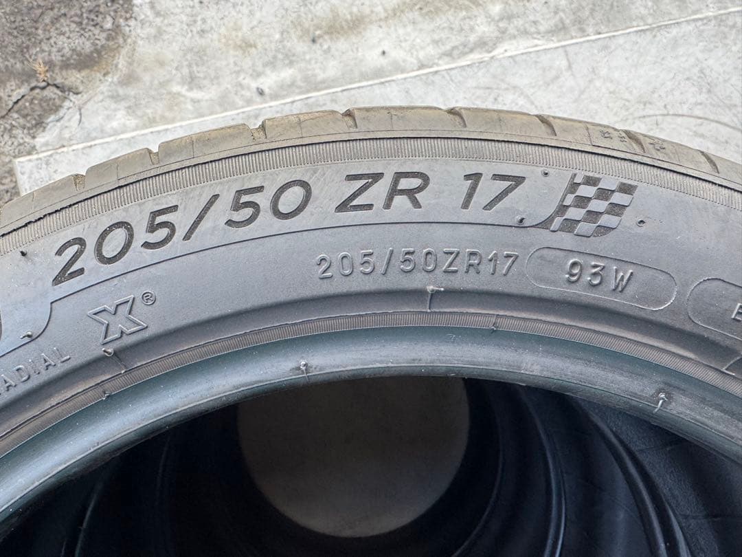 ⭐︎倉庫整理品⭐︎送料込⭐︎205/50R17 ミシュラン　パイロットスポーツ4