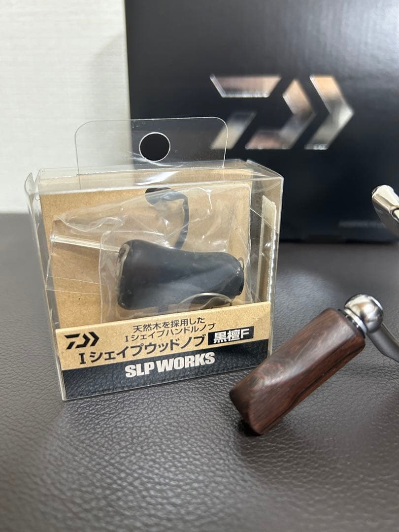 24セルテート FC LT2500S (SLP Iシェイプウッドノブ黒檀)ダイワ