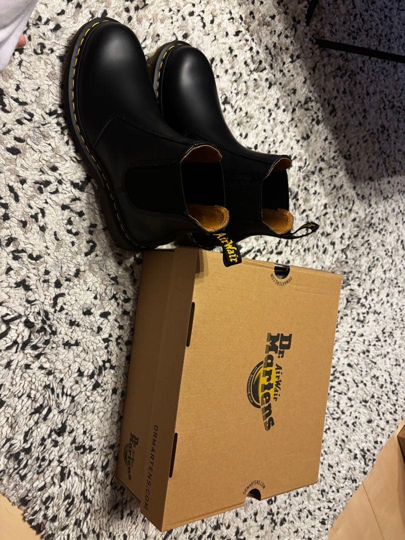 お値下げ！Dr. Martens 2976 チェルシーサイドコアイエローステッチ
