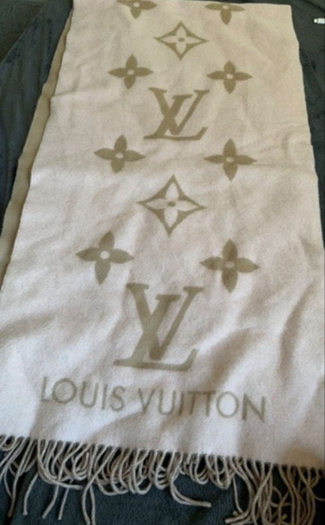 Louis Vuitton ピンク ロゴ マフラー