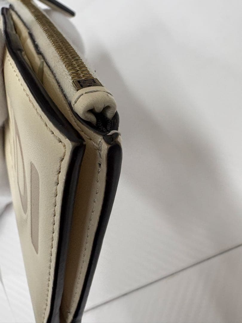 FENDI レザー二つ折り財布