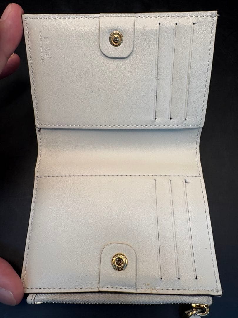 FENDI レザー二つ折り財布