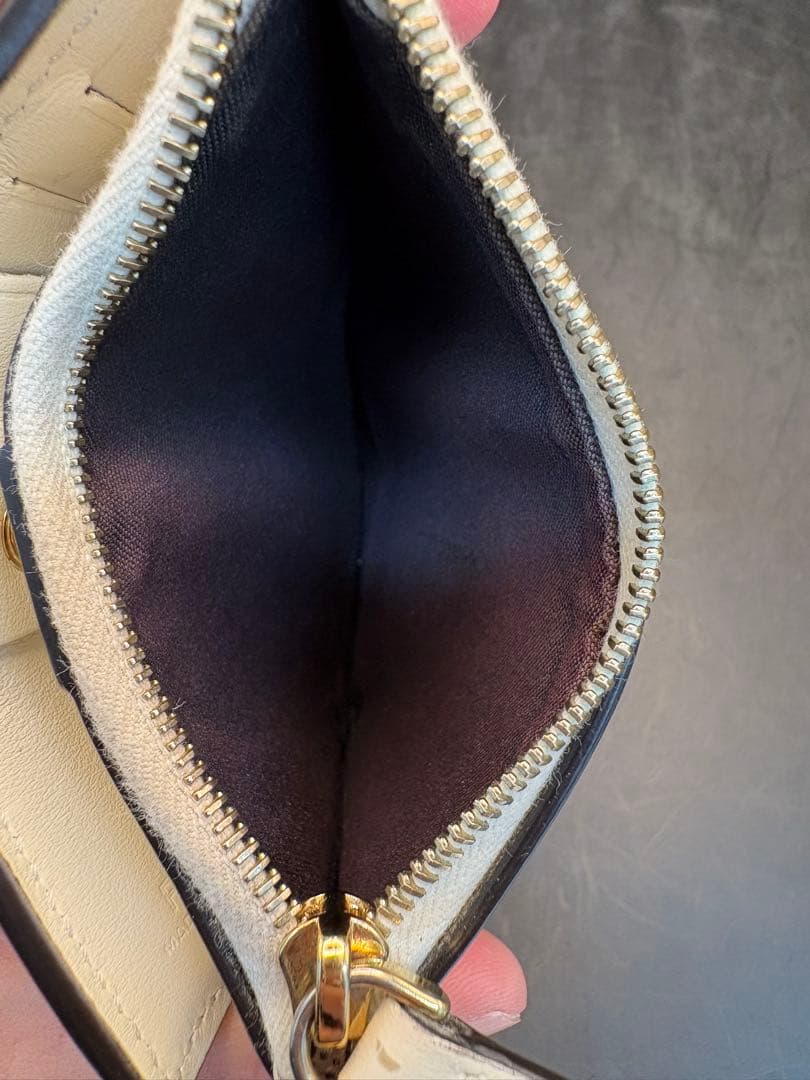 FENDI レザー二つ折り財布