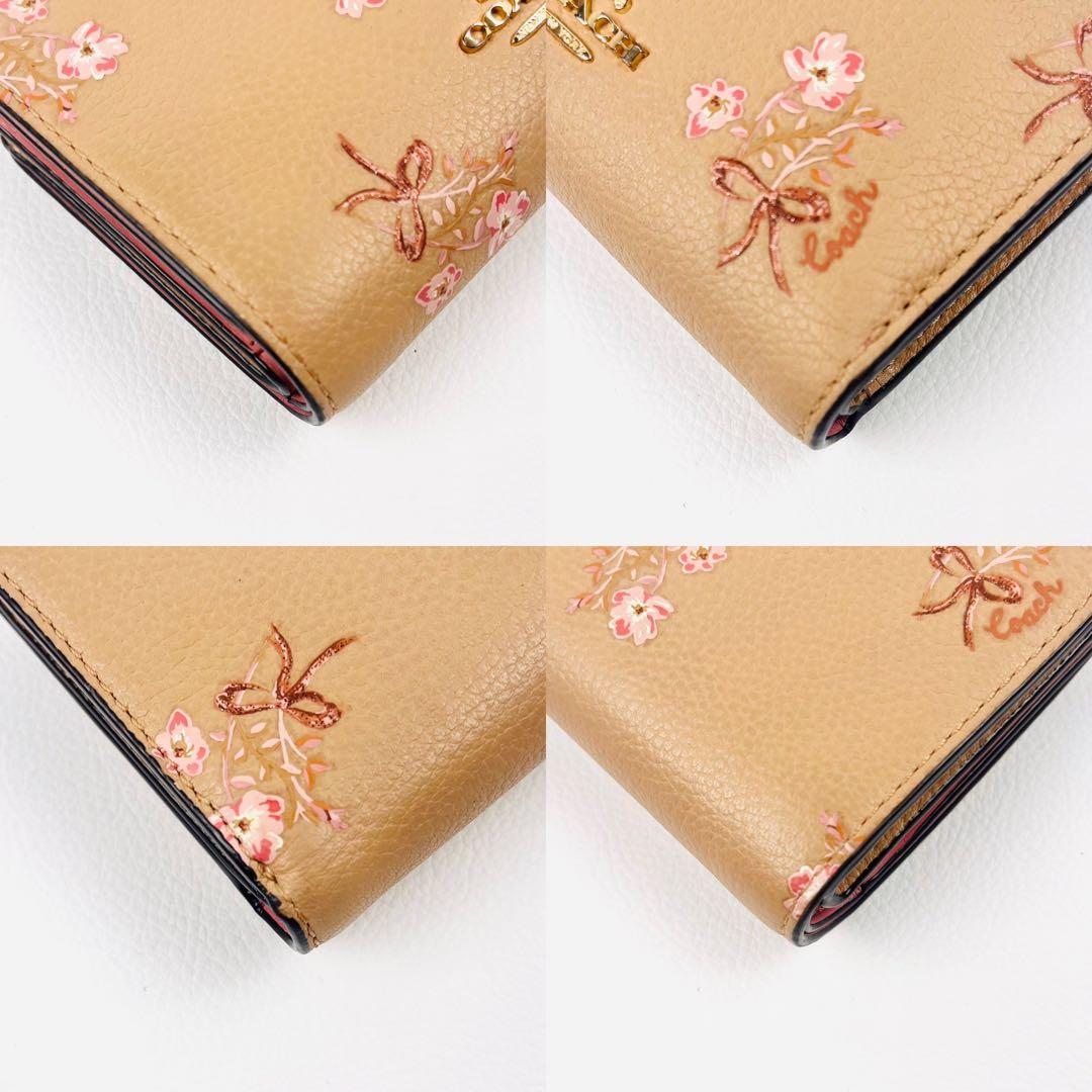 美品✨ COACH コーチ コンパクト 二つ折り財布 花柄 リボン シボ革