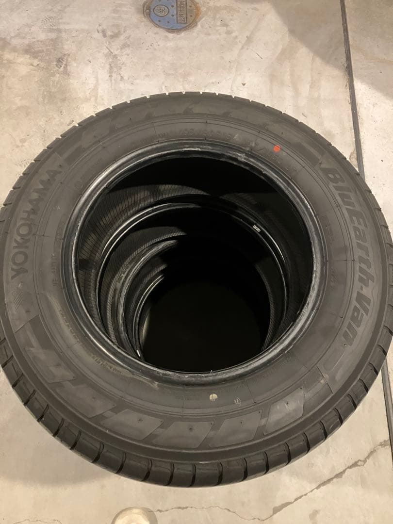 タイヤ・ホイール YOKOHAMA BluEarth-Van 195/80/r15 107/105
