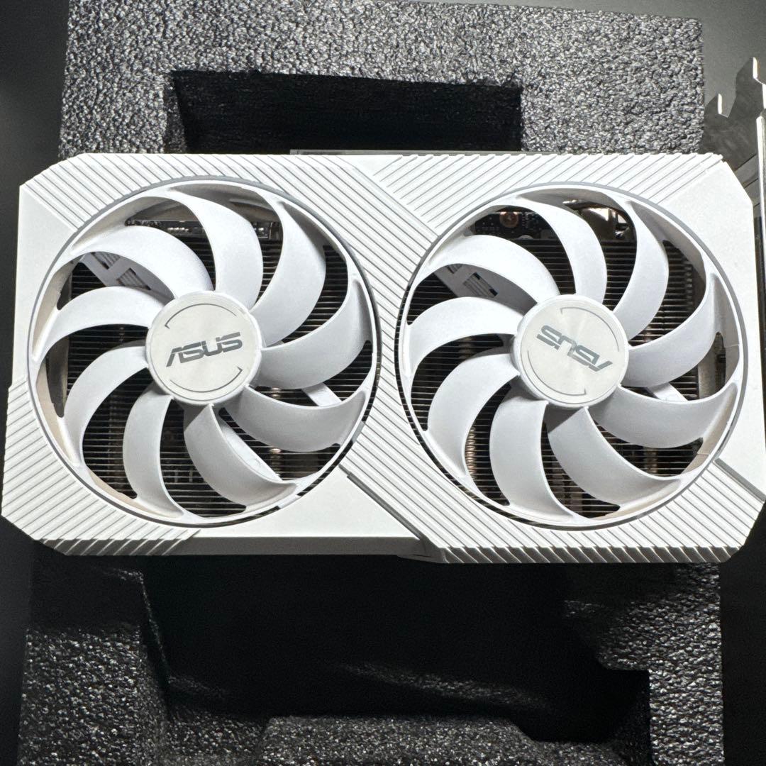 ASUS Dual GeForce RTX 3060 ホワイト 8GB
