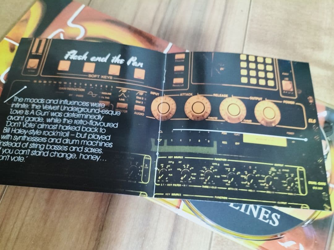 Flash and the Pan　Headlines　デジパック仕様　セルCD