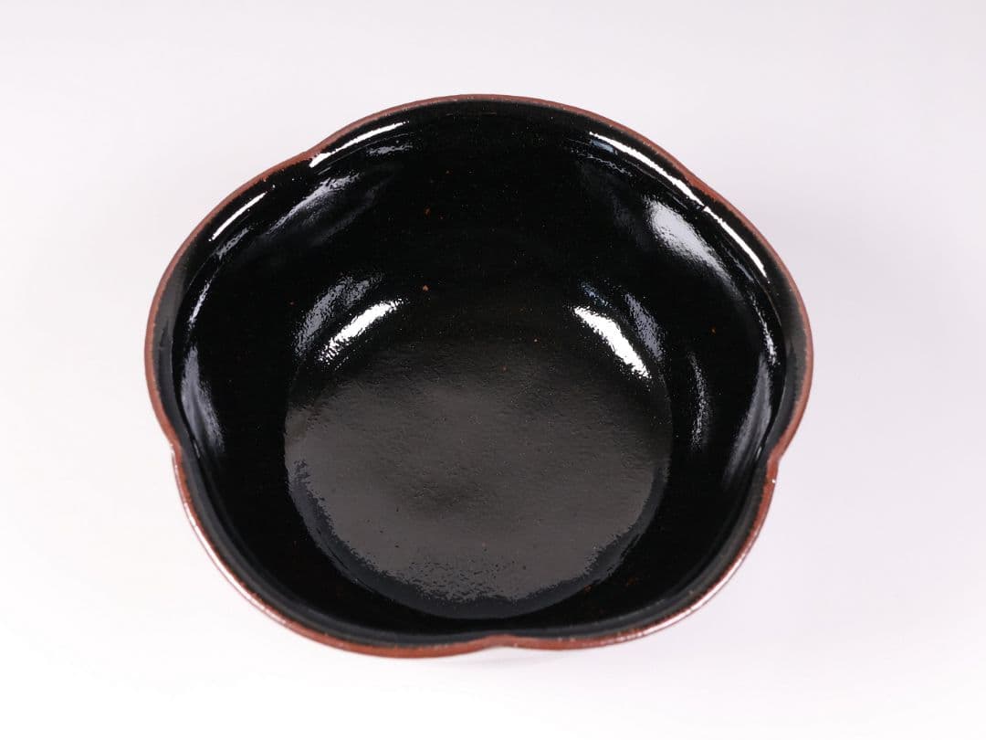 十三代 中里太郎右衛門 黒唐津 菓子鉢 花形 共箱 陶芸 陶磁器【MB79】