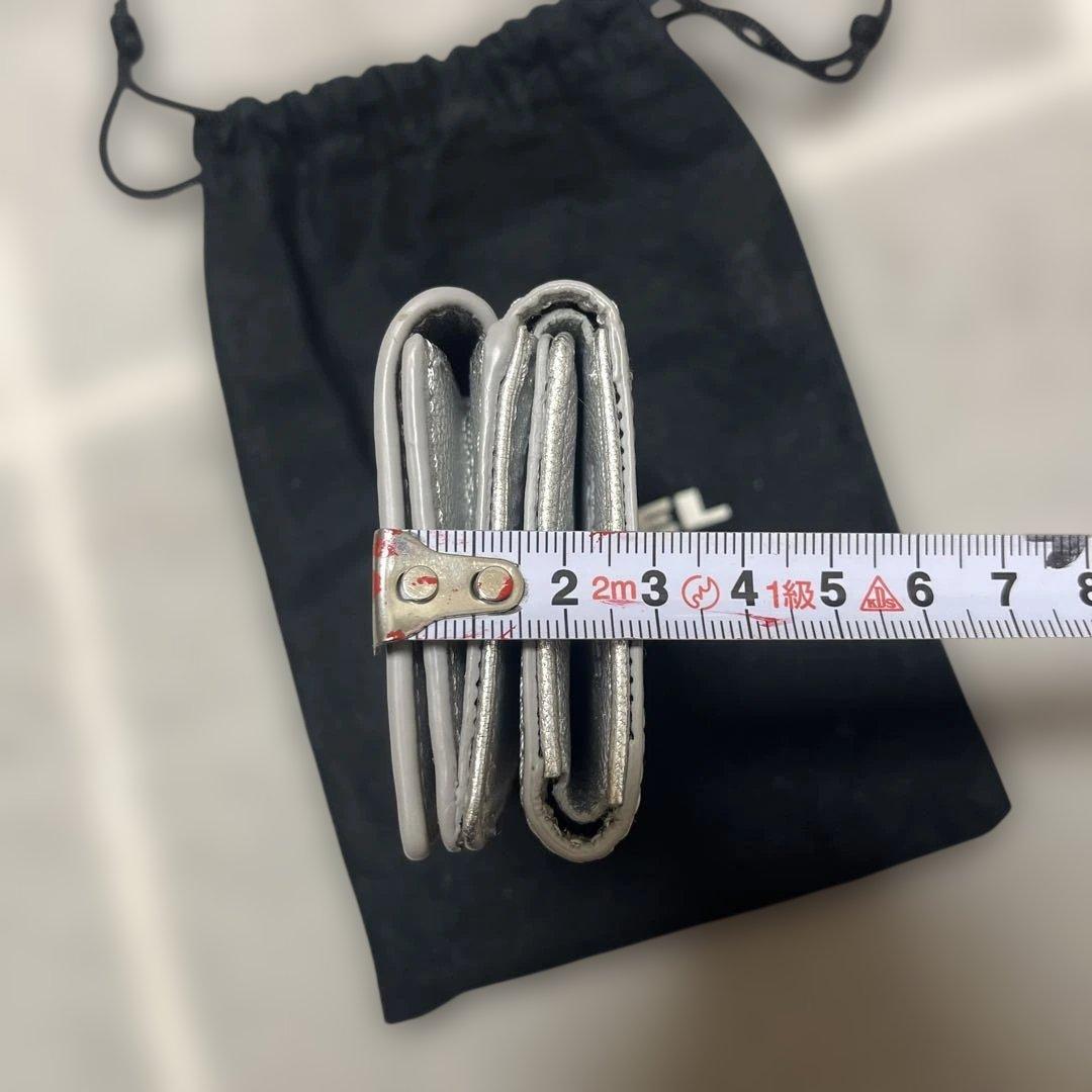 DIESEL シルバー 三つ折り財布 収納袋付き