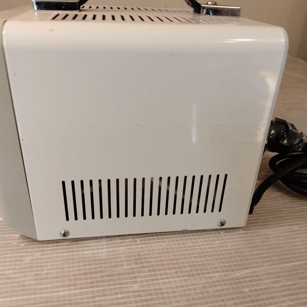 変圧器（降圧）Sanyo 240vから100vへ