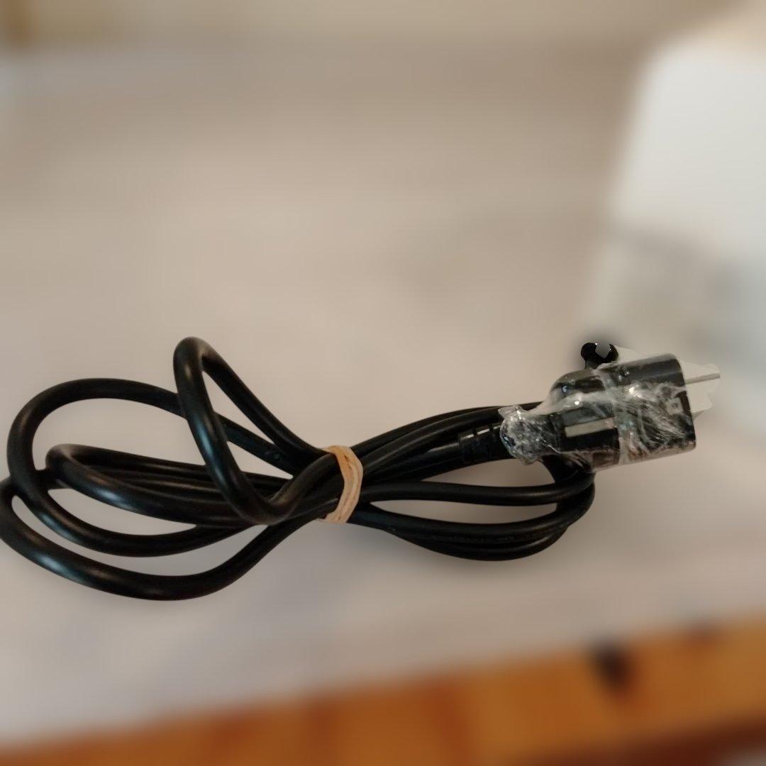 変圧器（降圧）Sanyo 240vから100vへ