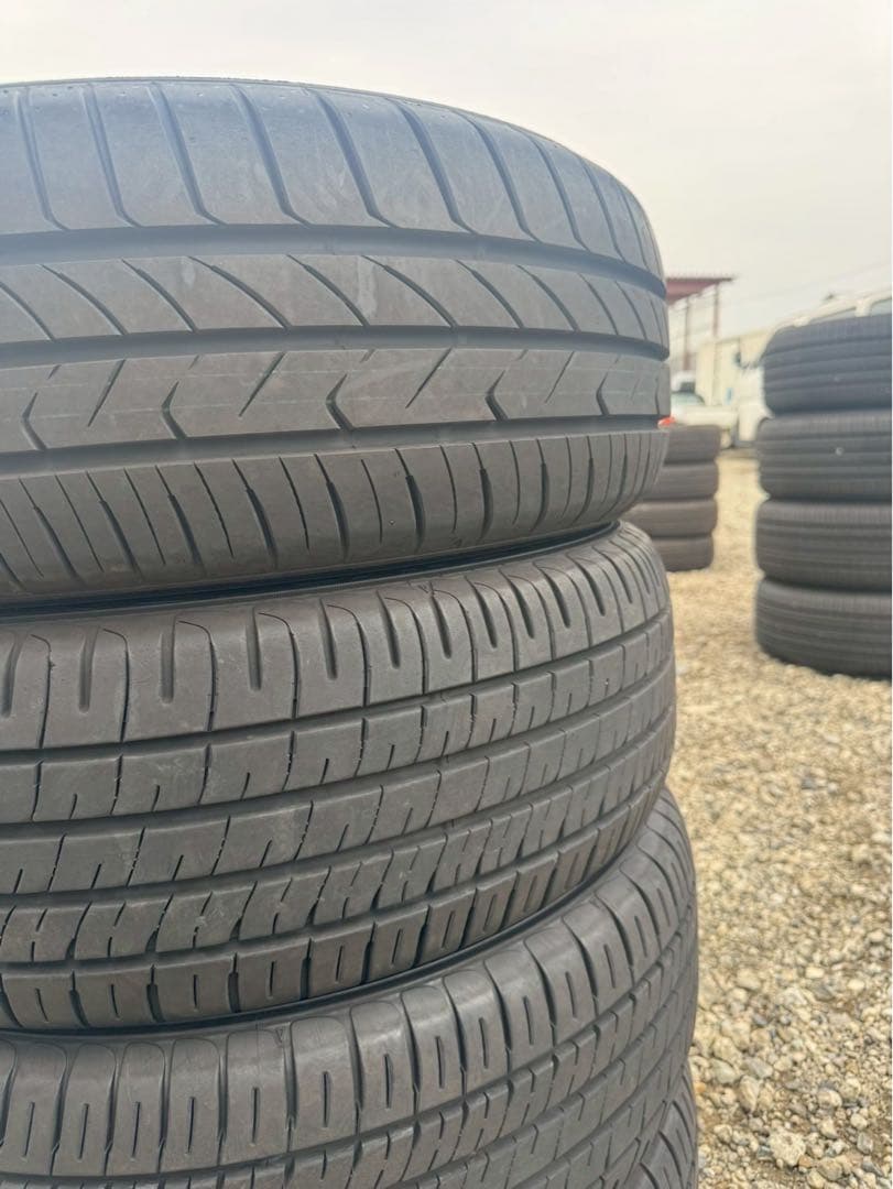 ダンロップ　エナセーブ　ec204 トランパス mp7 215/60r16