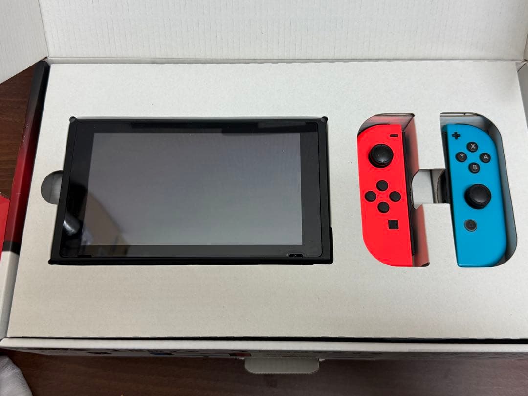 本日限定値下げ【送料込み】通電確認済み★任天堂　switch Nintendo