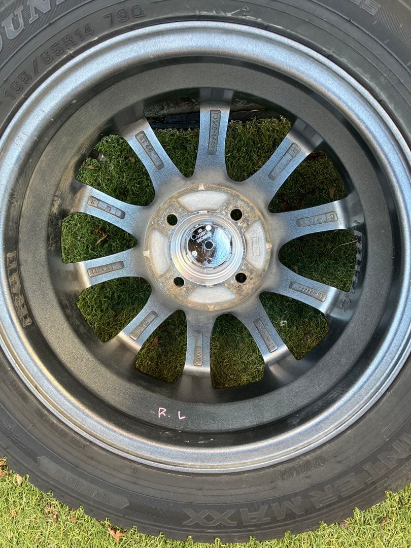 Dunlop スタッドレスタイヤ 14インチ （引き取り限定で、お願いします。