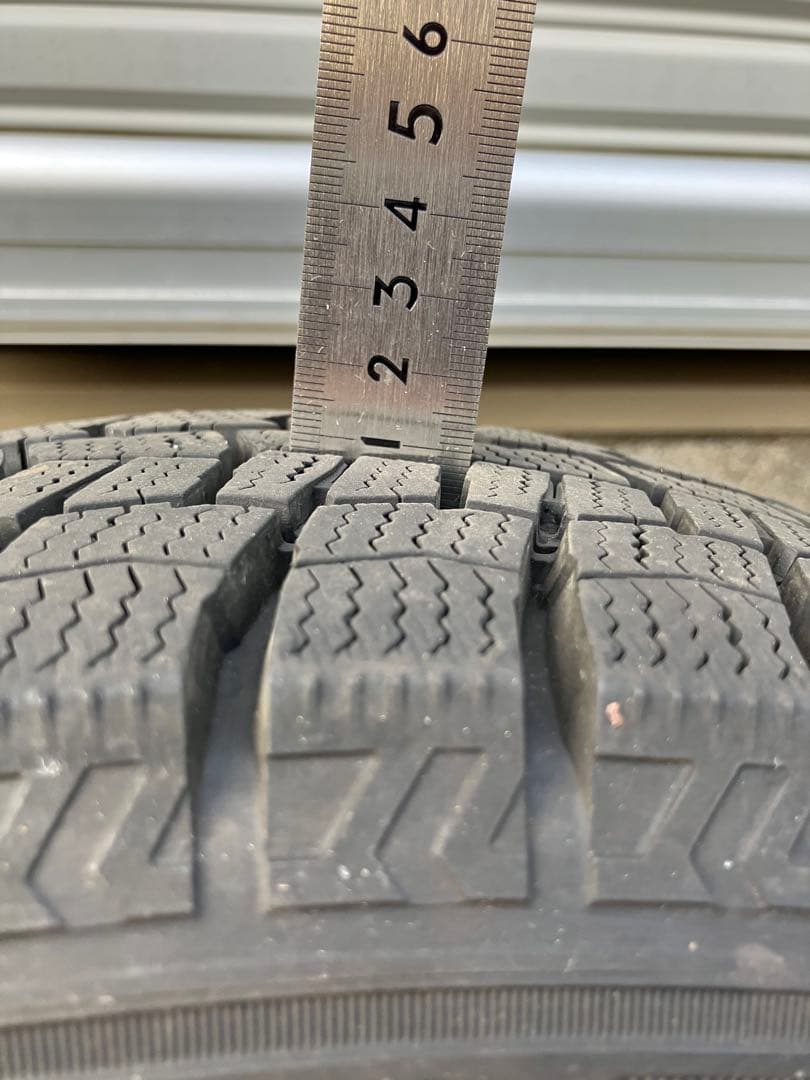 Dunlop スタッドレスタイヤ 14インチ （引き取り限定で、お願いします。