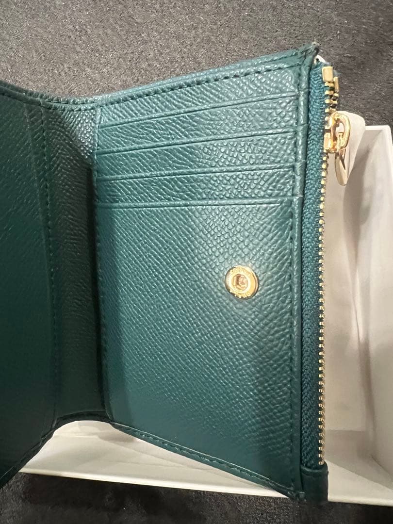 FURLA 折り財布 人気色