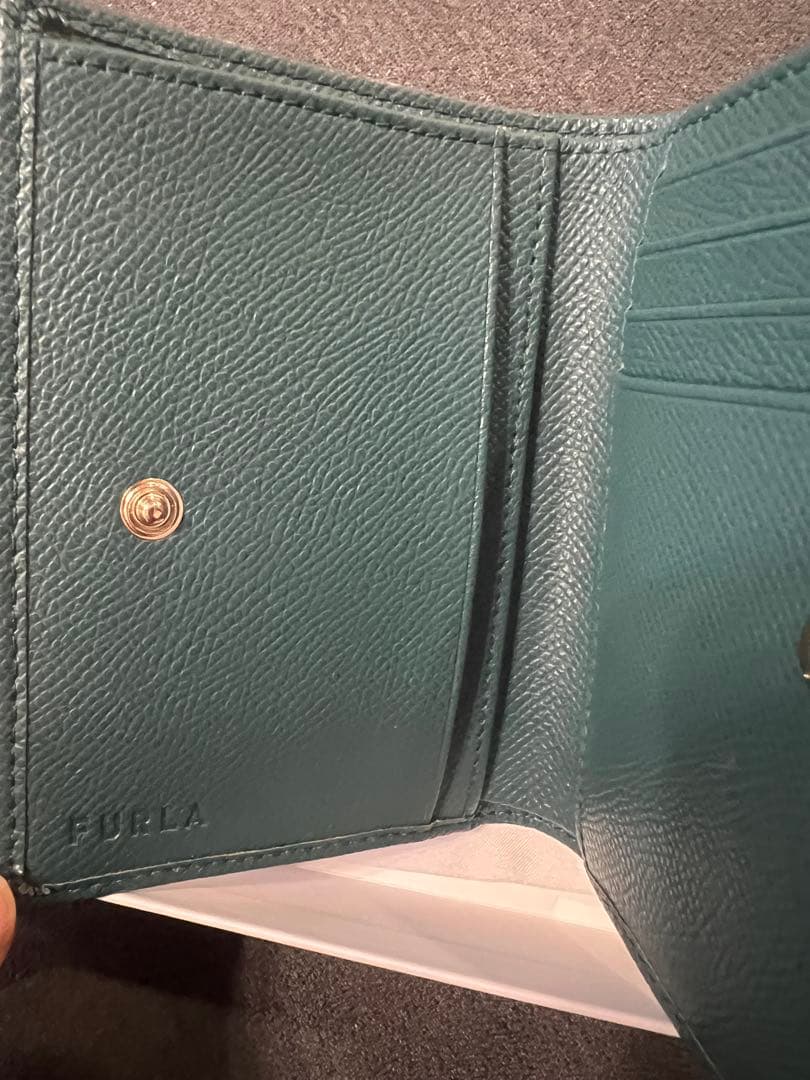 FURLA 折り財布 人気色