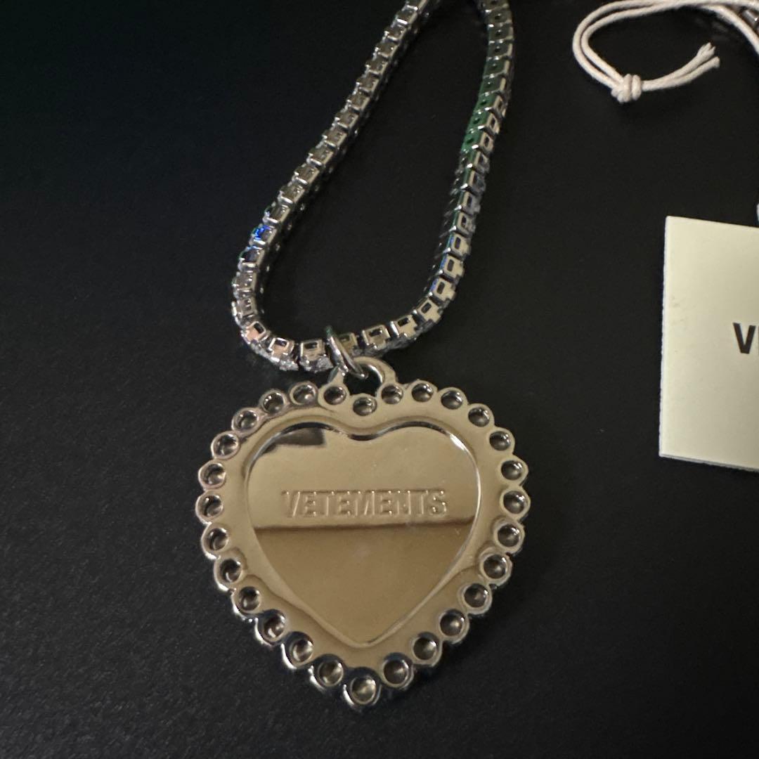 Vetements クリスタルハートネックレス　ペンダント