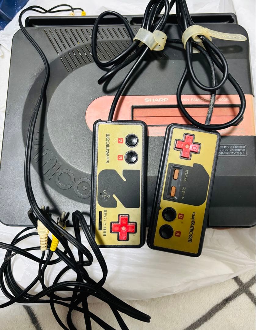 【本日限り！大特価✨️】SHARP ツインファミコン 本体とゲームソフトセット他