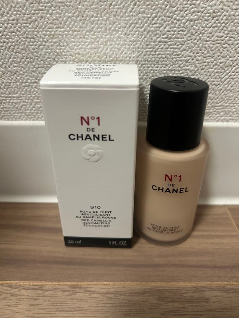 CHANEL フリュイド ファンデーション N°1 ドゥ シャネル B10