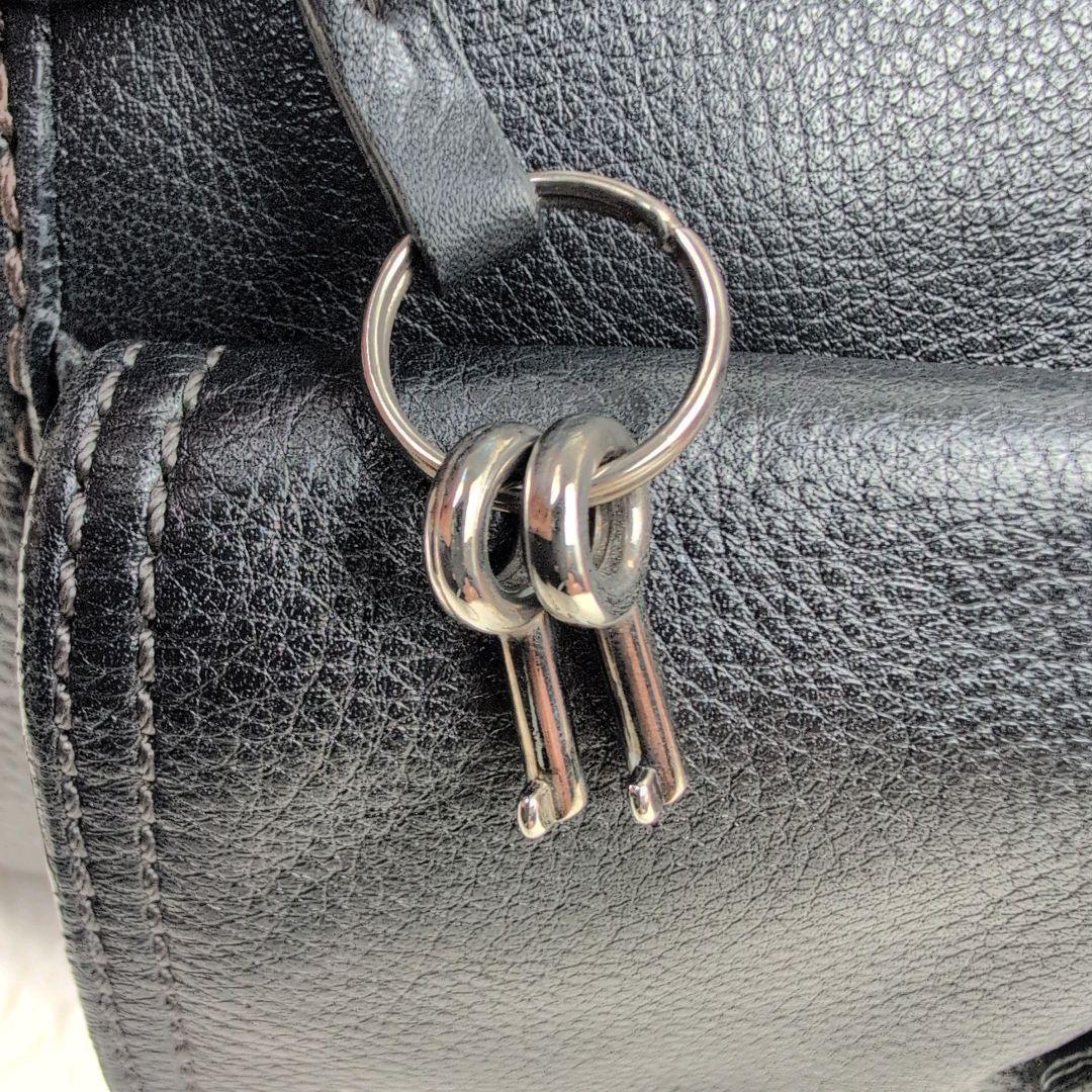 美品✨TOD'S ハンドバッグ ミニボストン カデナ レザー ブラック
