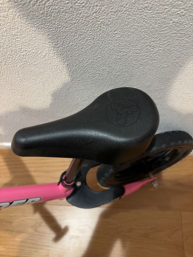ストライダー ピンク12インチ スポーツモデル