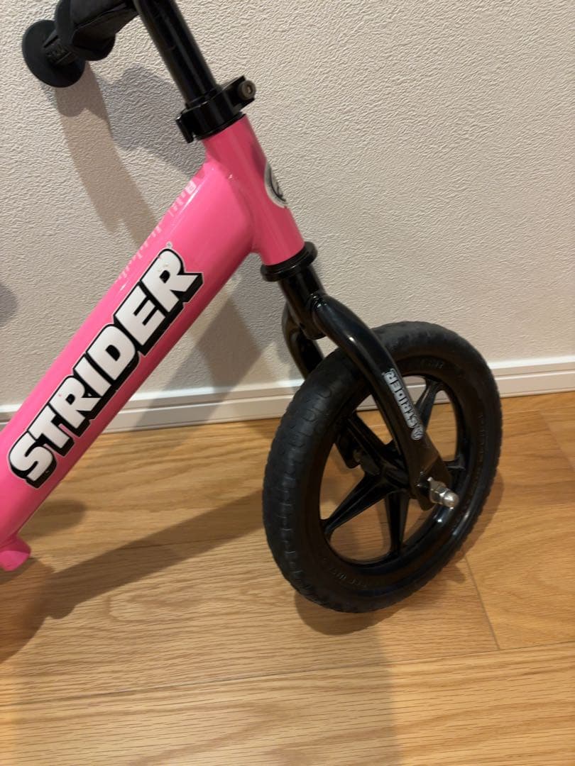 ストライダー ピンク12インチ スポーツモデル